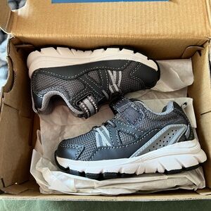 Stride Rite Size 4.5 Brand New Baby Shoes / Sneakers